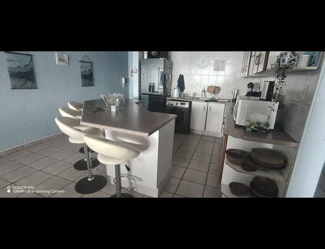 3 BEDROOM PROPERTY TO RENT IN UVONGO BEACH